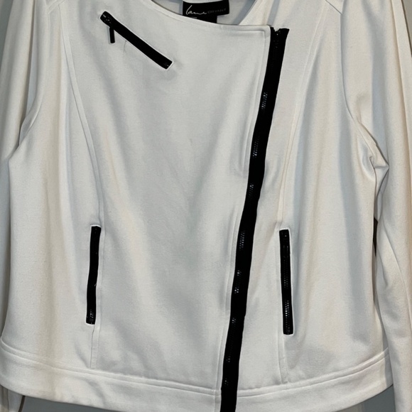Lane Bryant Womens Jacket Size 16 White Cropped Black Zipper Round Neck Pockets - Picture 3 of 10